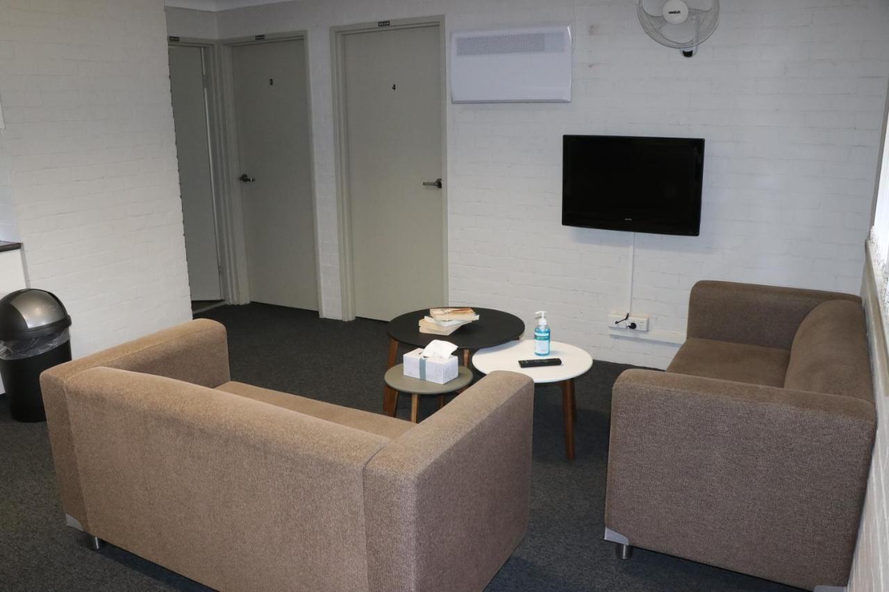 Hostel Western Village - Hawkesbury *
