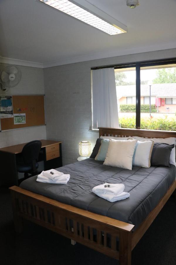 Western Village - Hawkesbury Hostel *