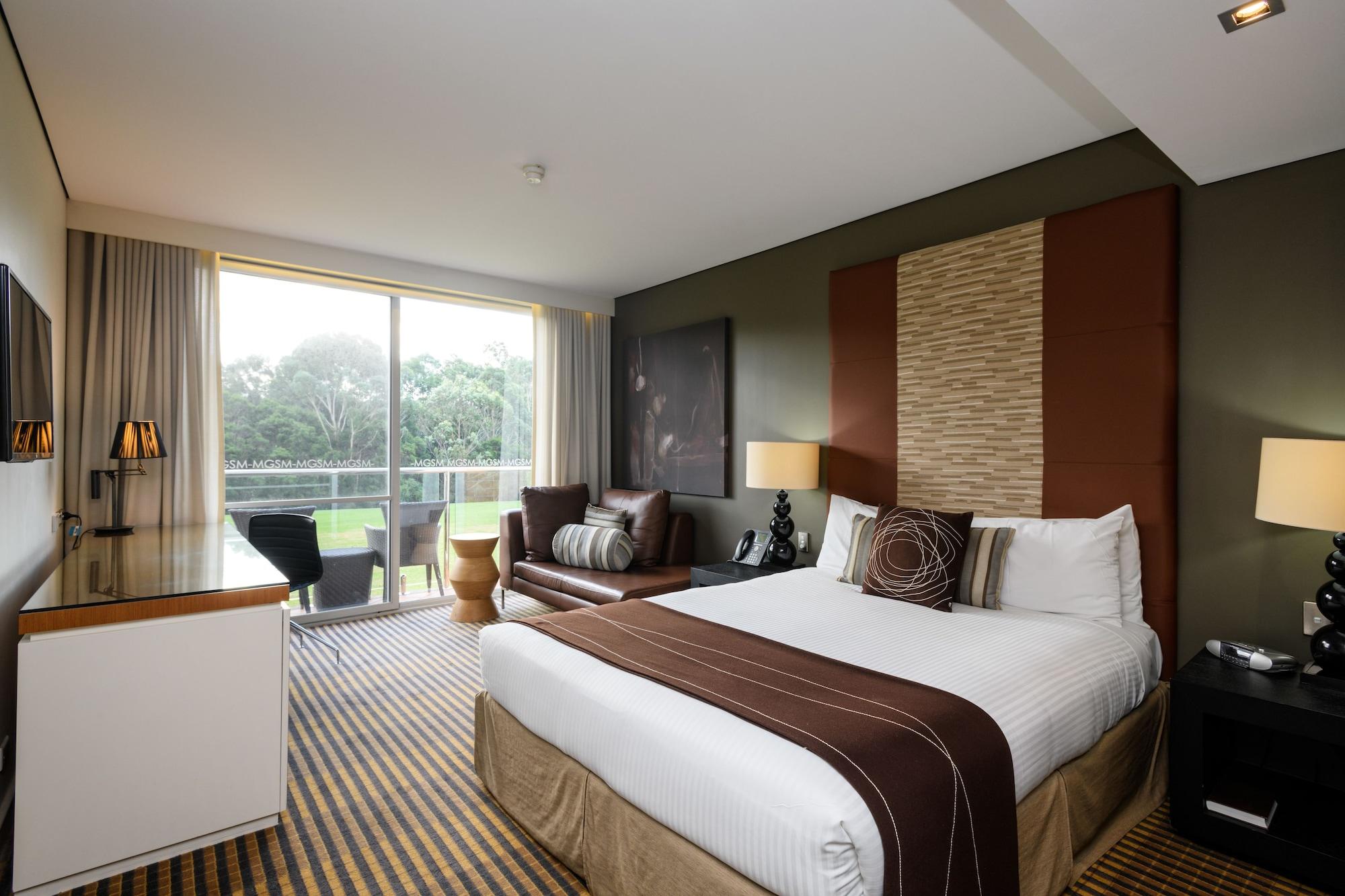 Lakeside And Conference Centre Hotel 4*