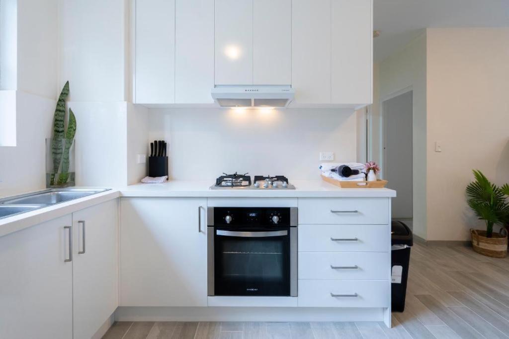Lotus Manly - 29c Apartment