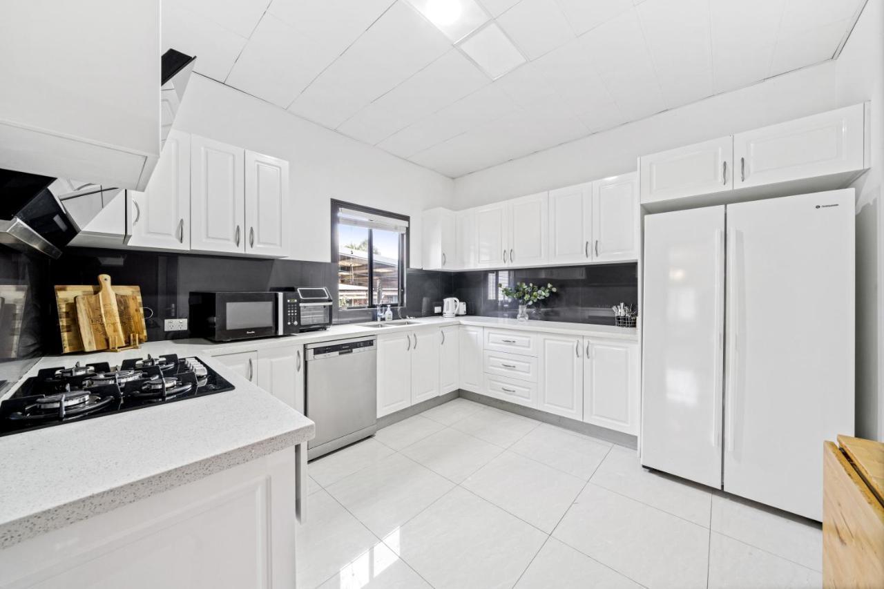 Bahay bakasyunan Big And Comfortable 3 Bedrooms *