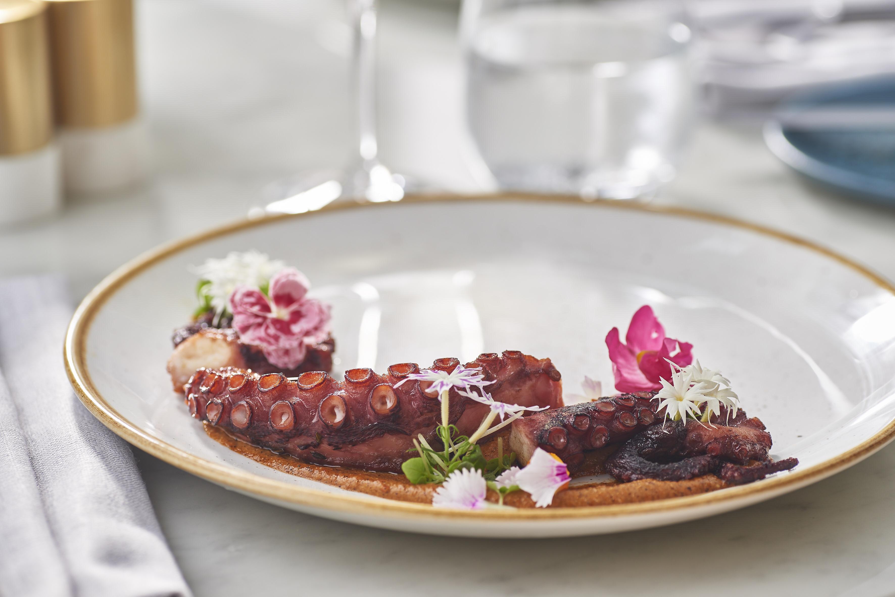 Pullman Quay Grand Harbour 5* Sydney