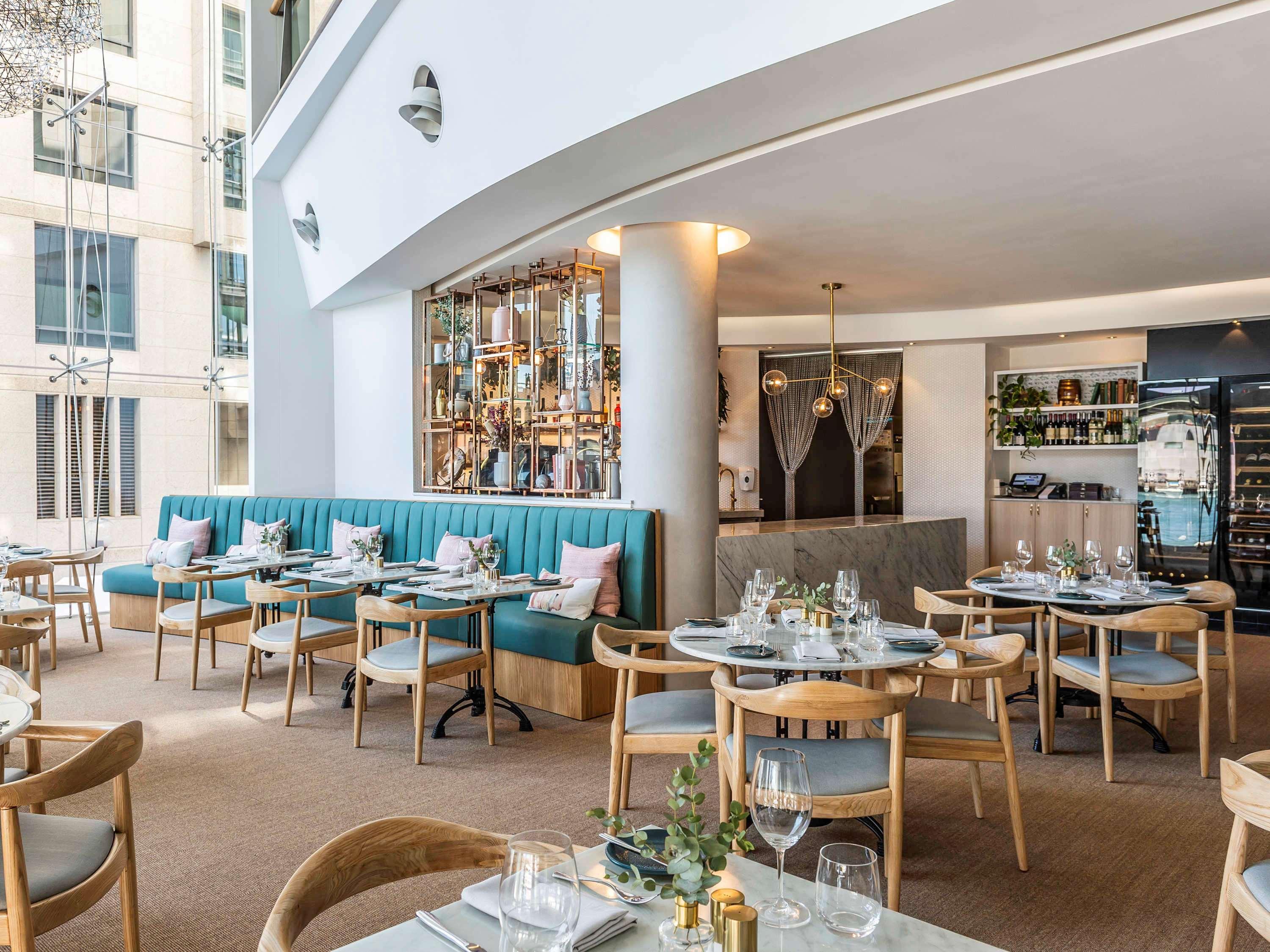Pullman Quay Grand Harbour Hotel