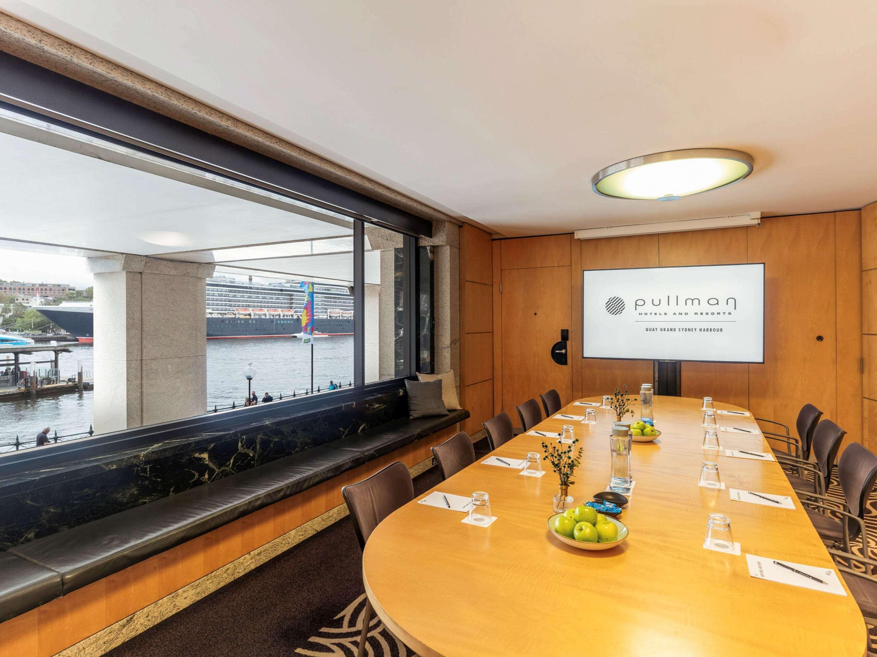 Pullman Quay Grand Harbour 5*