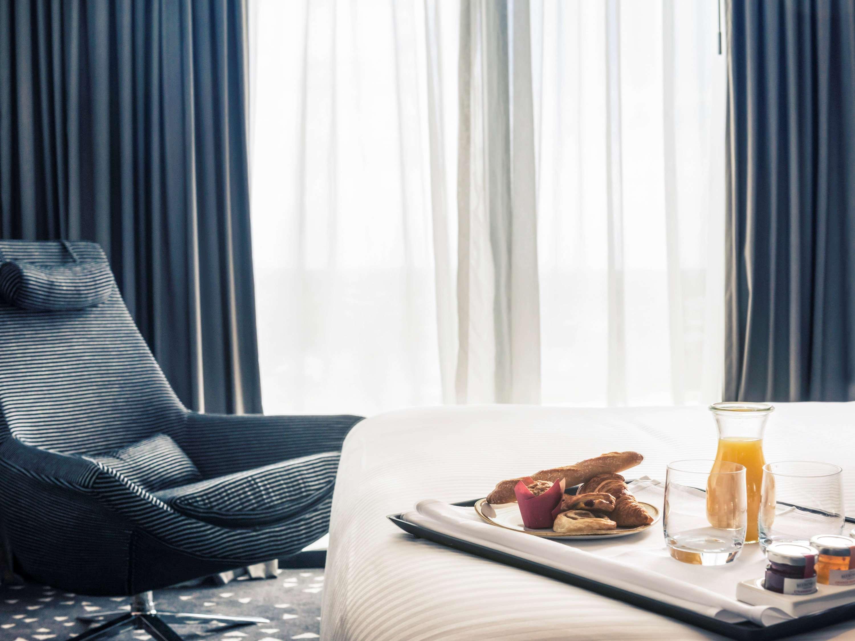 Pullman Airport 5*