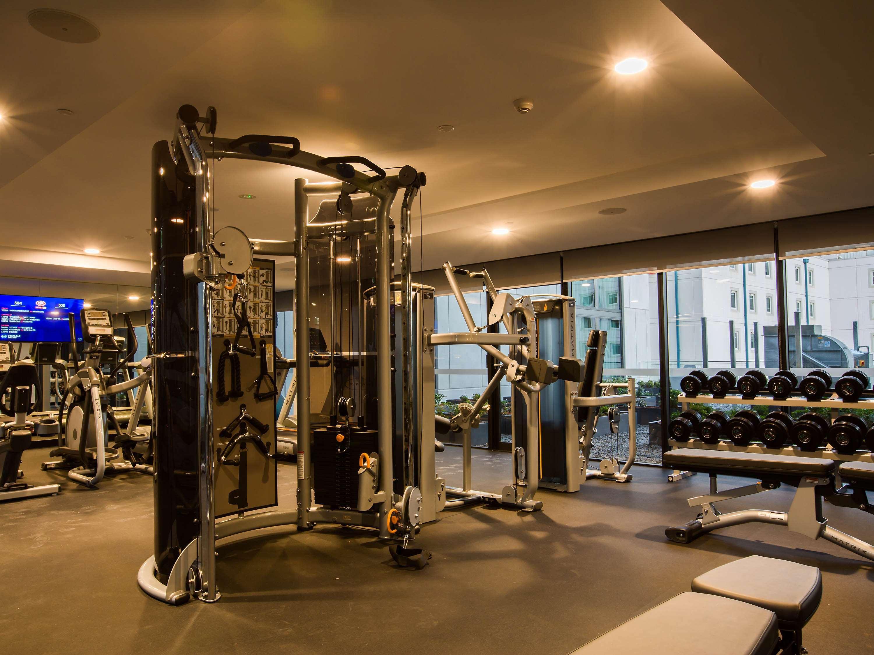 Hotel Pullman Airport 5*