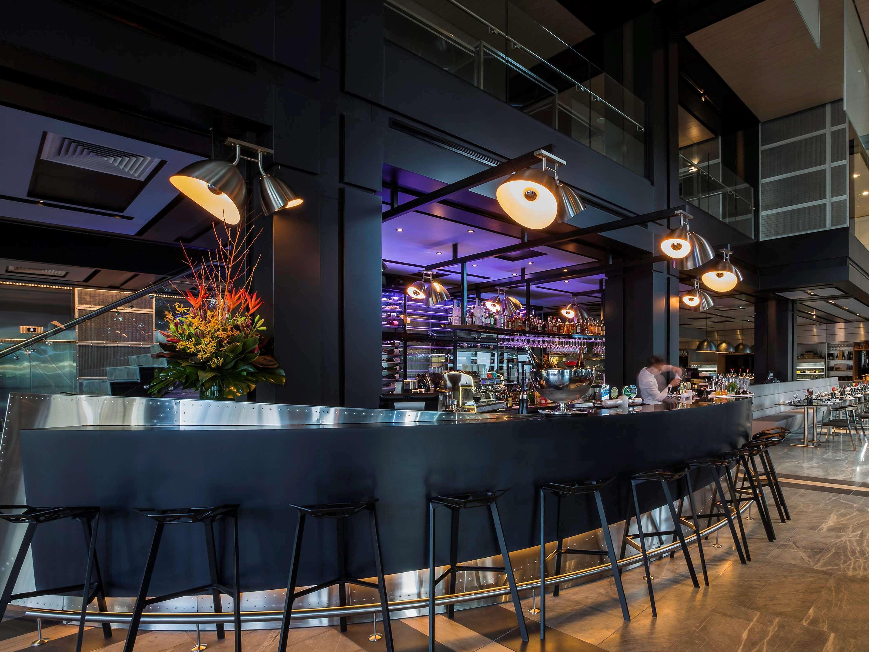 Hotel Pullman Airport 5*