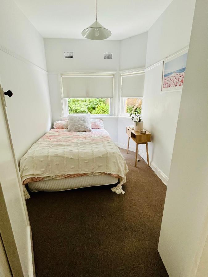 Sunny 2br In Manly - Steps To Beaches, Shops, Cafes Apartment Sydney