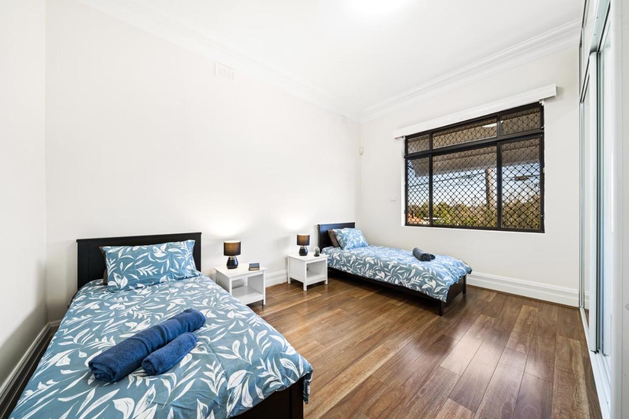 Holiday home 4 Bedroom House 500m To Drummoyne Bay Run Sydney
