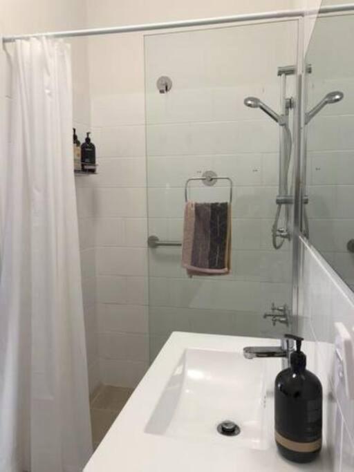Coogee Bright Beachside Garden Retreat - Coog2 *