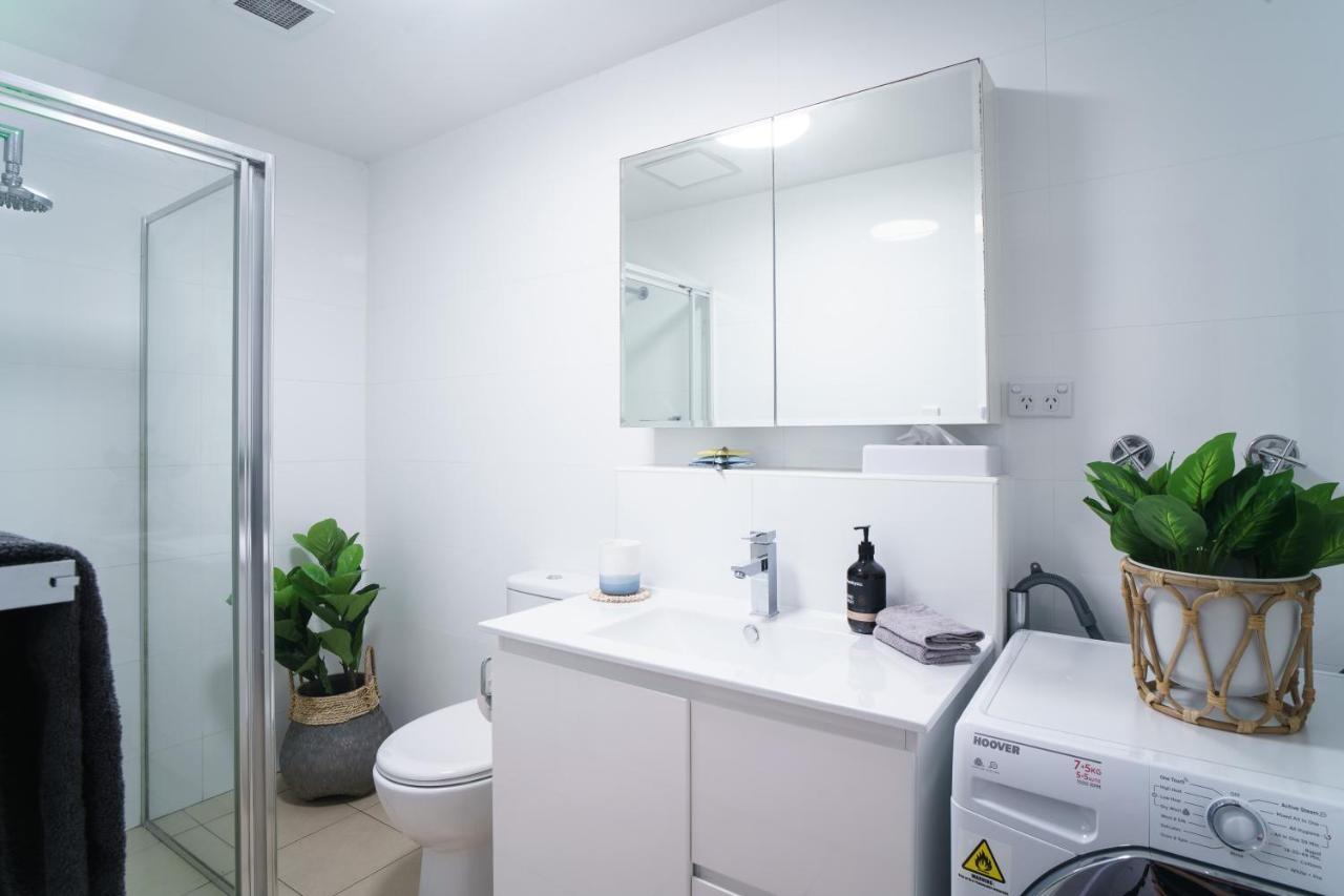 Sunny Bondi Studio Parking Couples Families Apartment Sydney