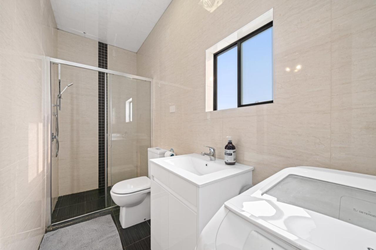 Spacious 1 Bedroom With Free Parking Holiday home