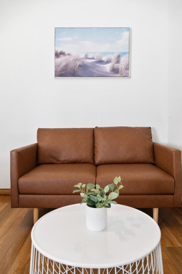 Spacious 1 Bedroom With Free Parking Holiday home Sydney