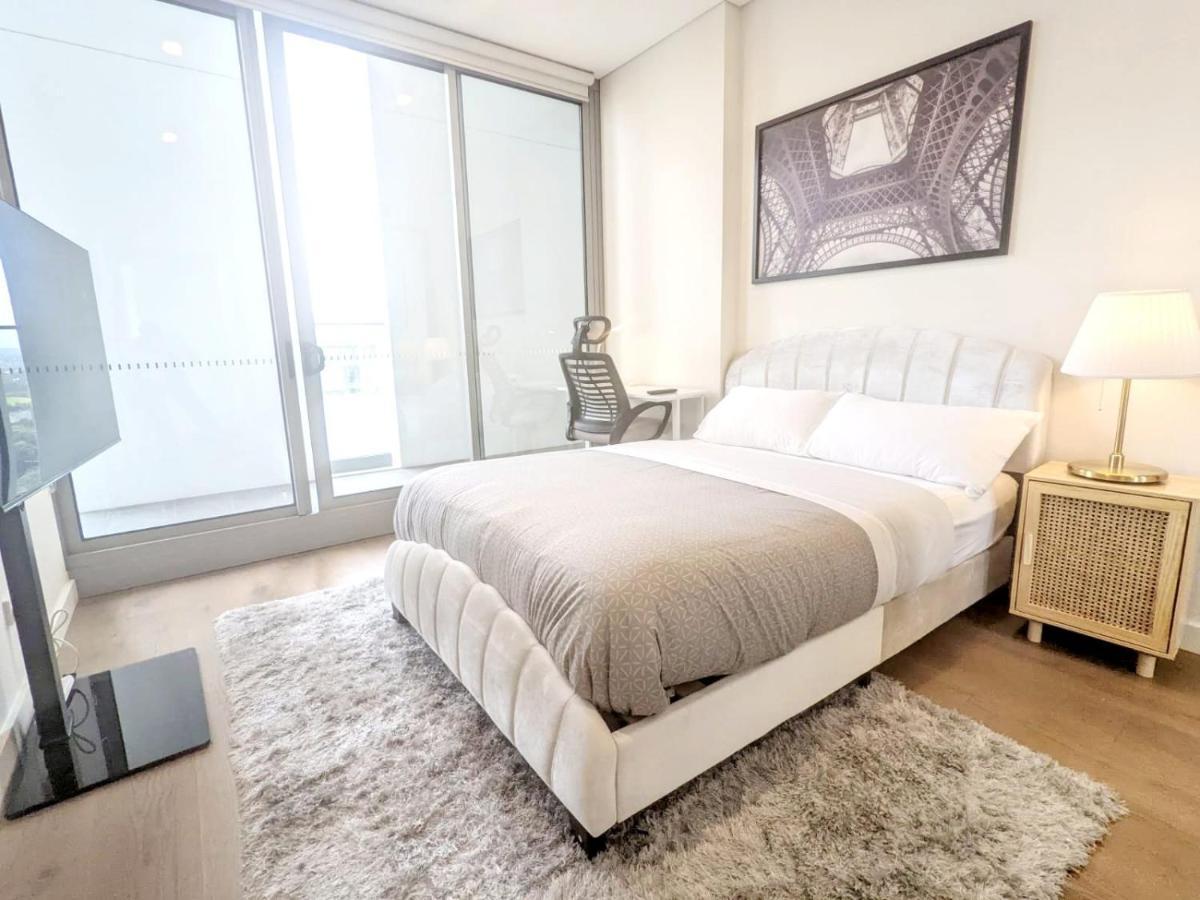 Apartment Grandeur 4 Bedroom Penthouse, With Pool And Private Rooftop Hottub, No Parties!