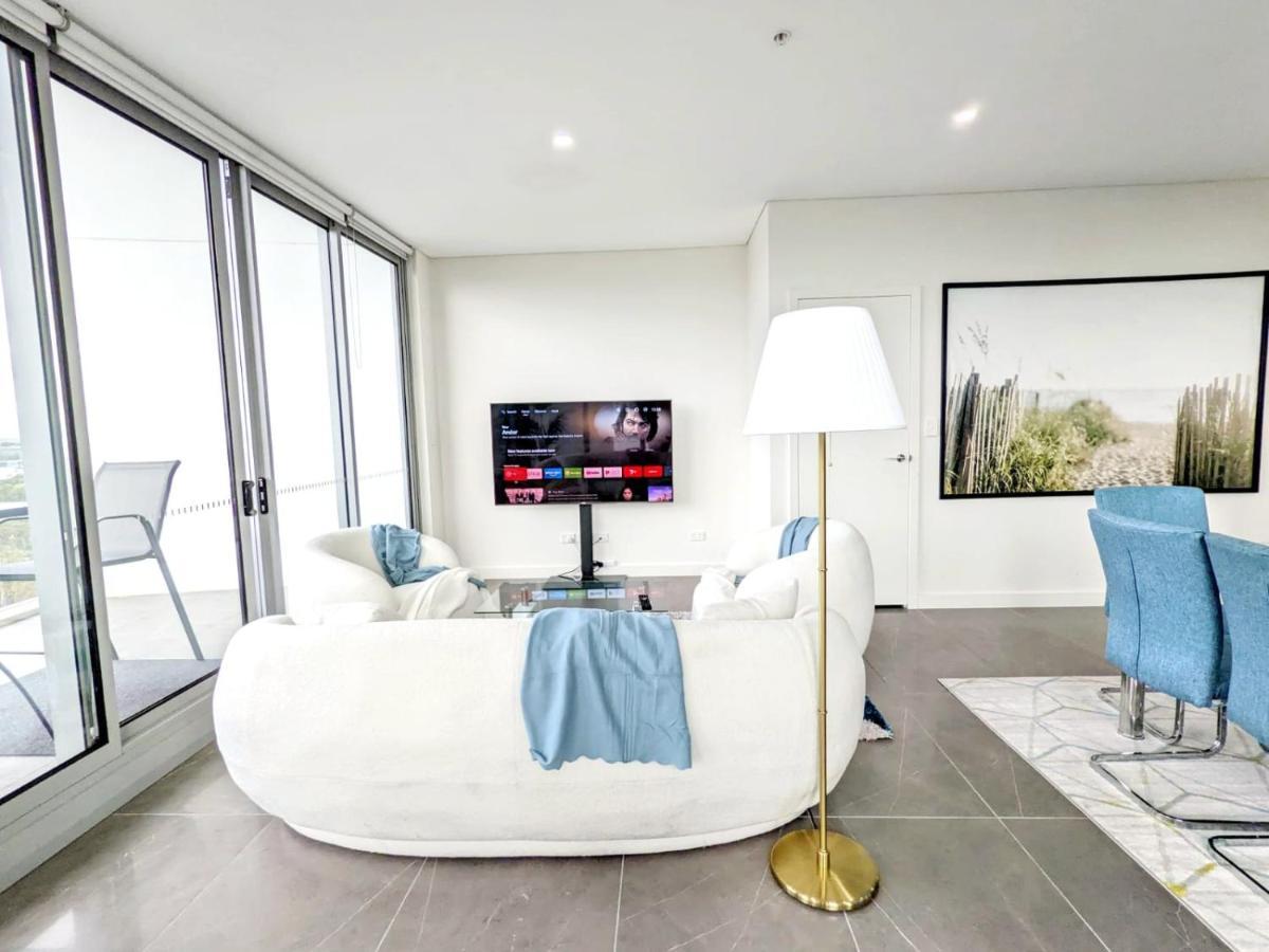 Apartment Grandeur 4 Bedroom Penthouse, With Pool And Private Rooftop Hottub, No Parties!