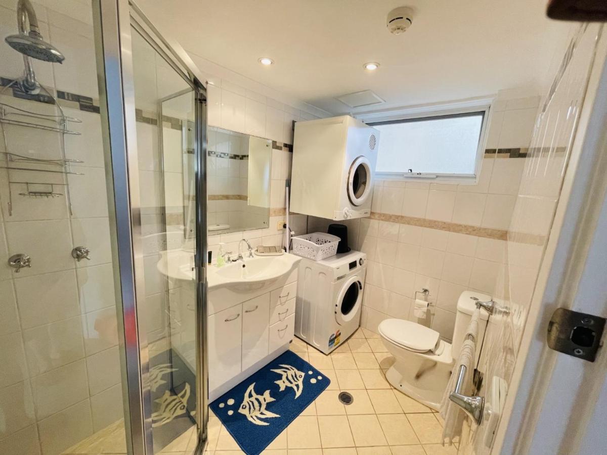 Spectacular Views Of Harbour With Car Space Apartment Sydney