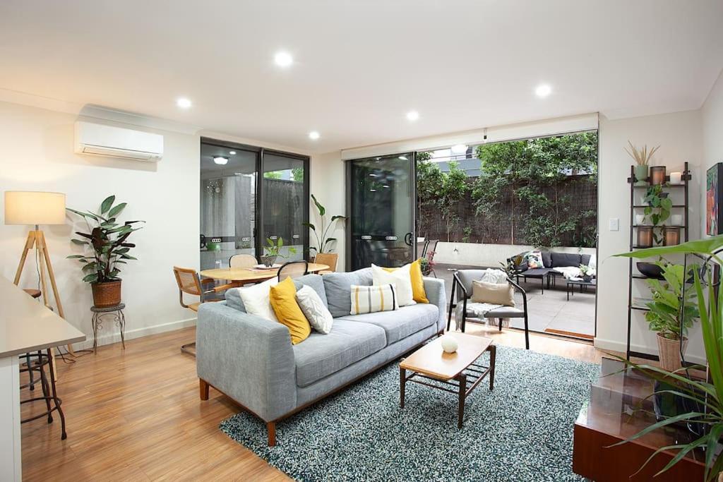 Huge 3 Bed Camperdown Garden W Parking Aircon
