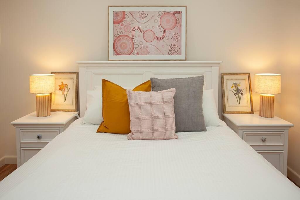 Huge 3 Bed Camperdown Garden W Parking Aircon * Sydney