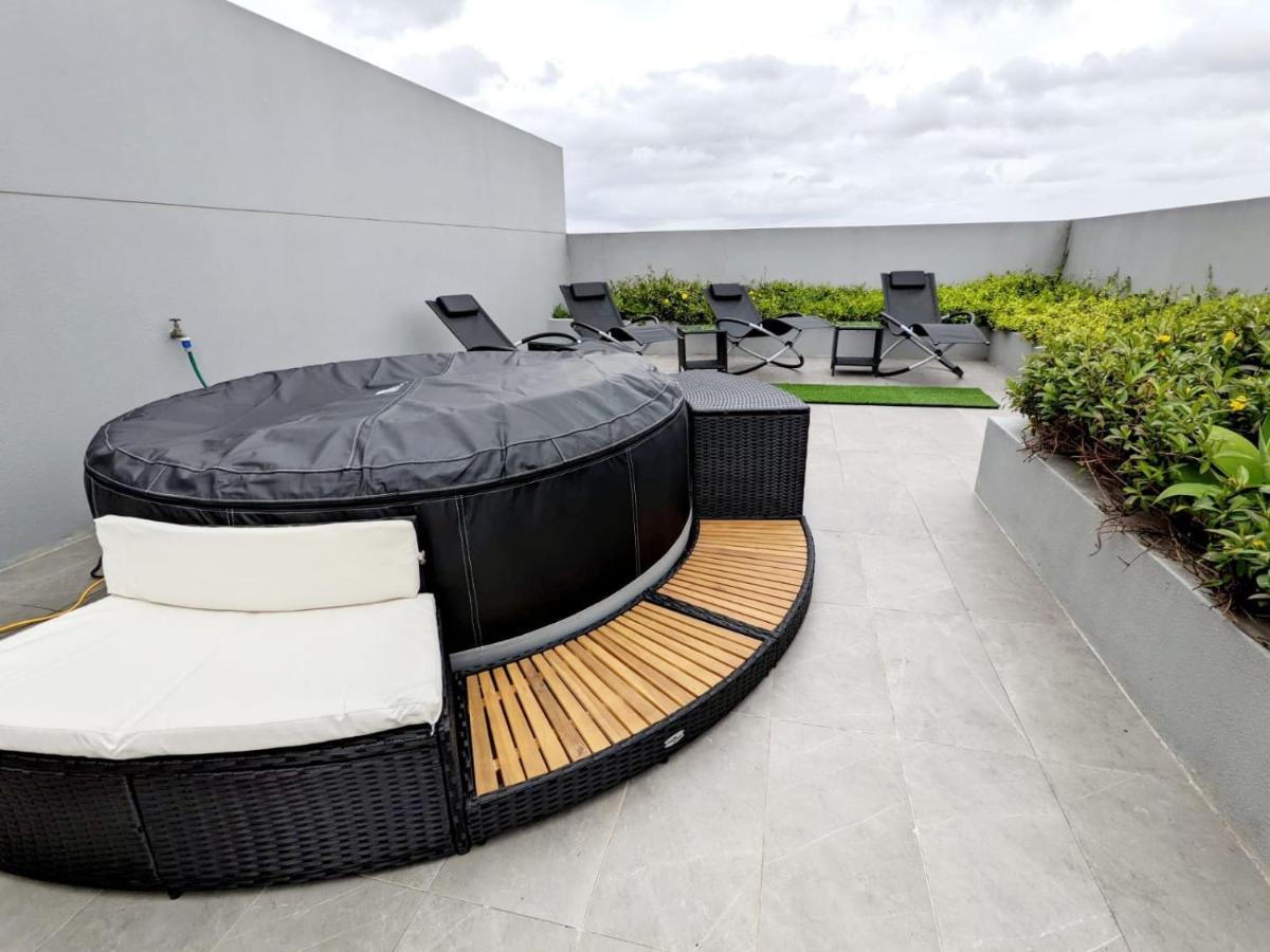 Grandeur 4 Bedroom Penthouse, With Pool And Private Rooftop Hottub, No Parties!