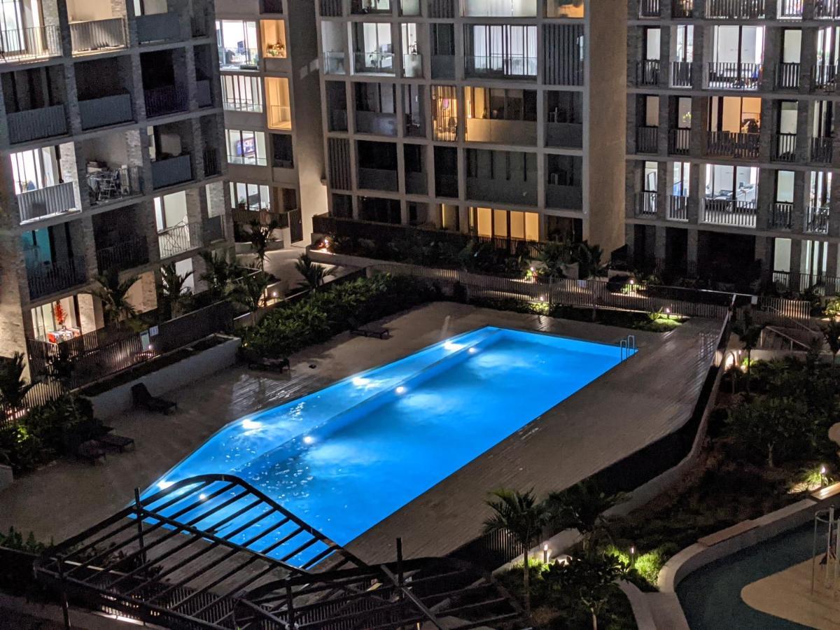 Apartment Grandeur 4 Bedroom Penthouse, With Pool And Private Rooftop Hottub, No Parties!