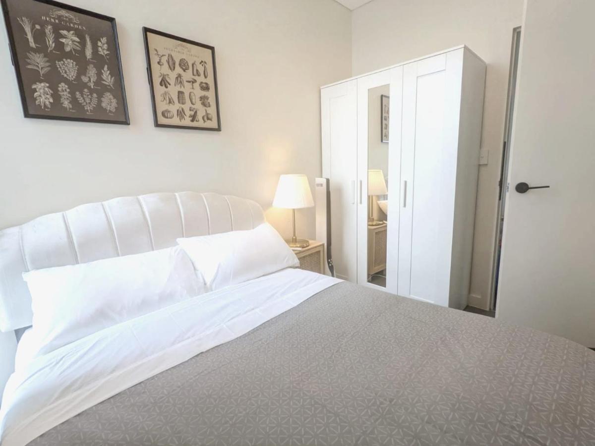 Grandeur 4 Bedroom Penthouse, With Pool And Private Rooftop Hottub, No Parties! Apartment Sydney
