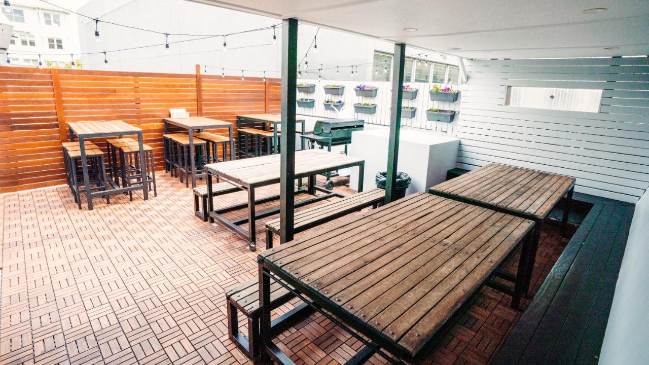 Mad Monkey Downtown Albergue