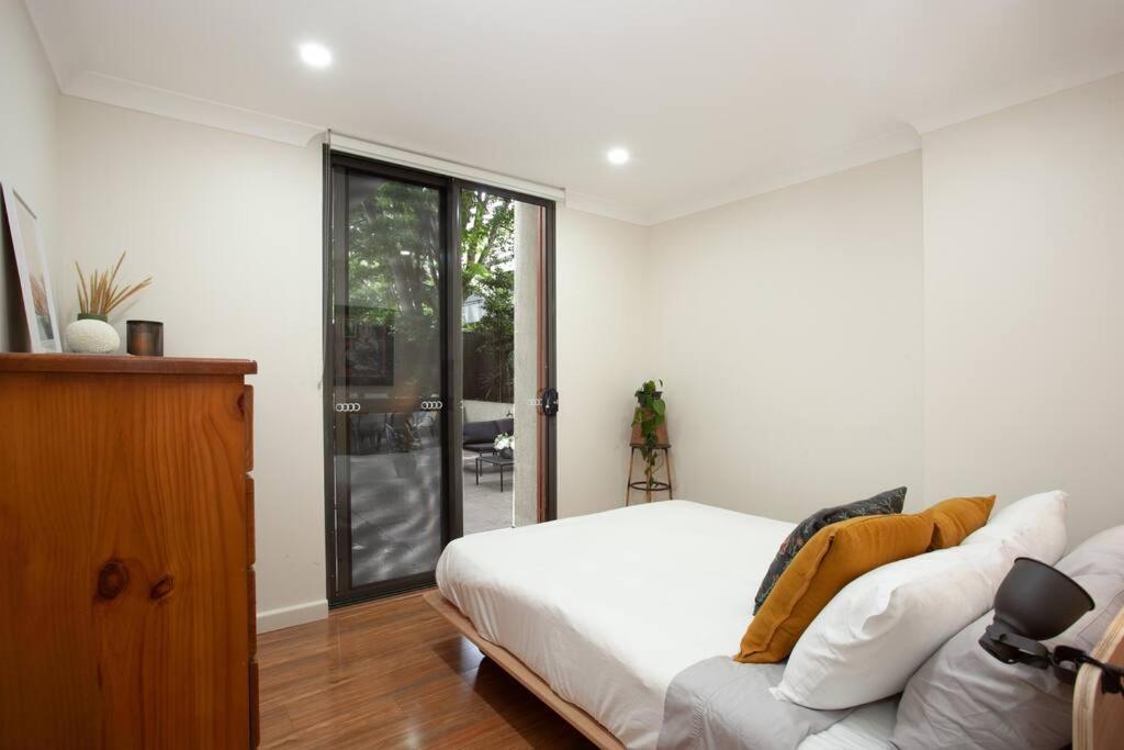Huge 3 Bed Camperdown Garden W Parking Aircon Apartment *