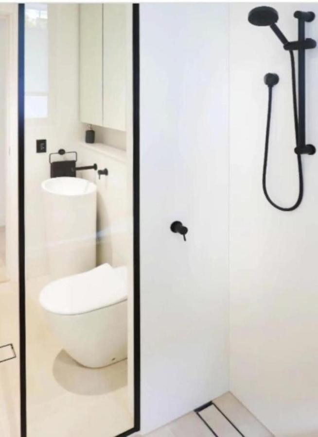 Stylish 1br With Balcony Near Coogee Apartment Sydney
