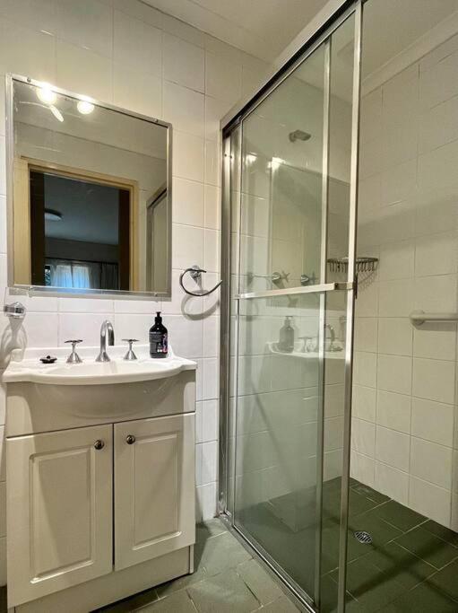 Cozy And Convenient Apartment Sydney