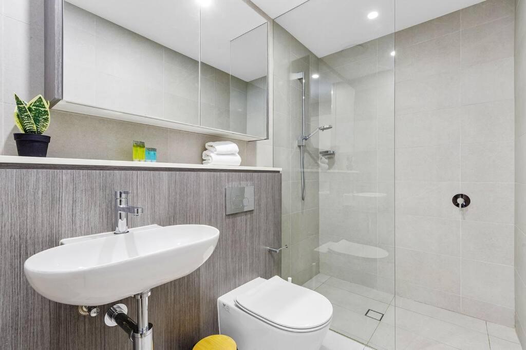 Apartment Modern 1 Bed Apt Op Mhs Sydney