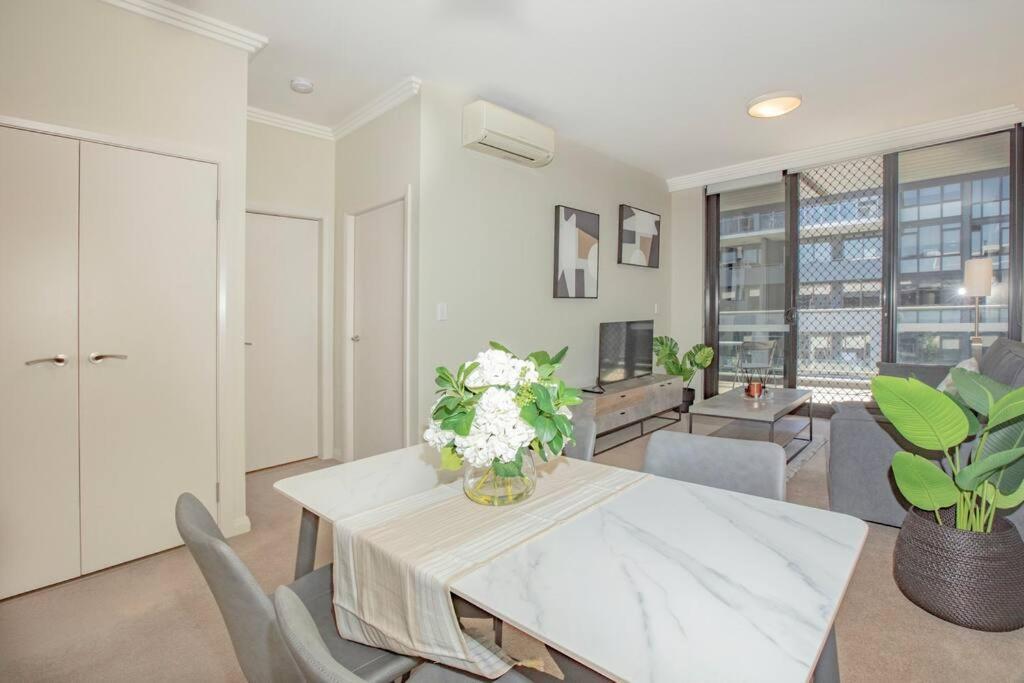 Cozy Apt In Wentworth Point *