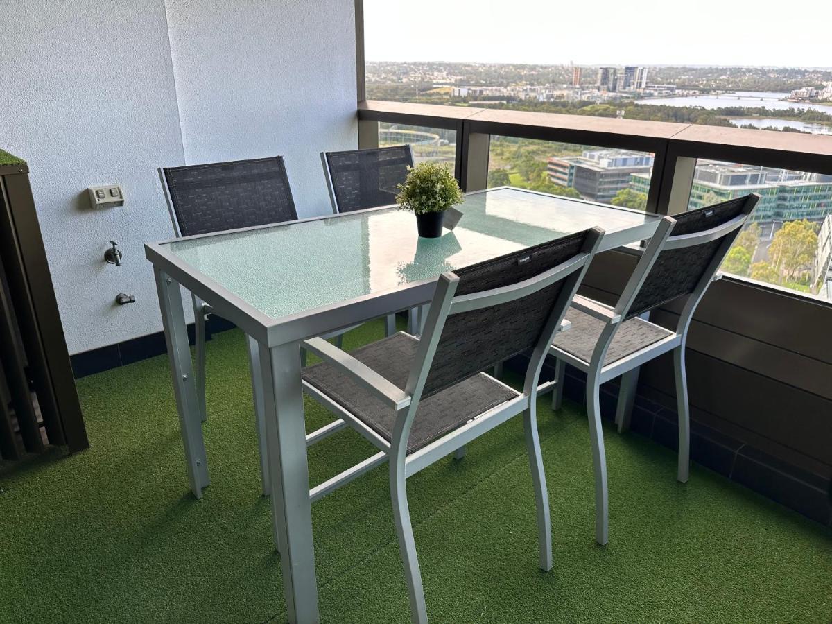 Location In Olympic Park Apartment *
