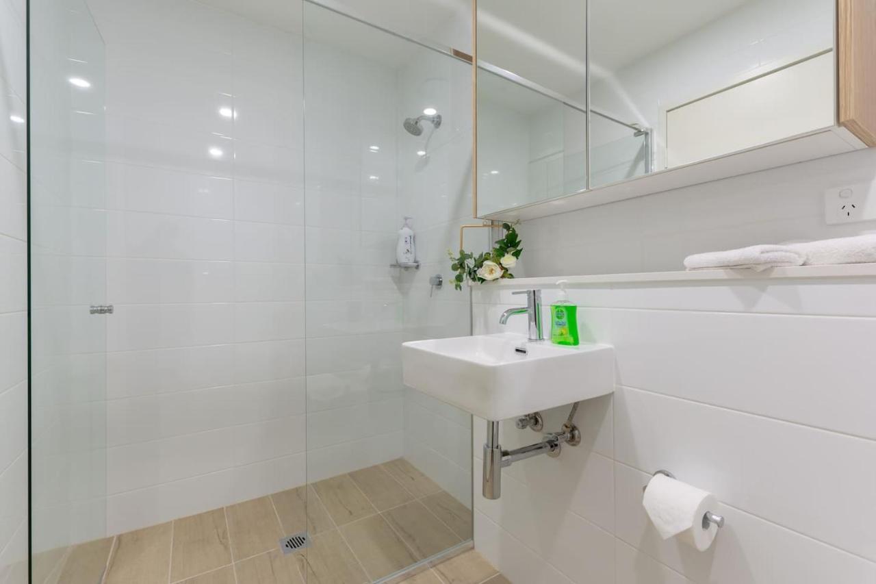 Cozy 2br W Free Parking Near Westfield Parramatta Apartment Sydney
