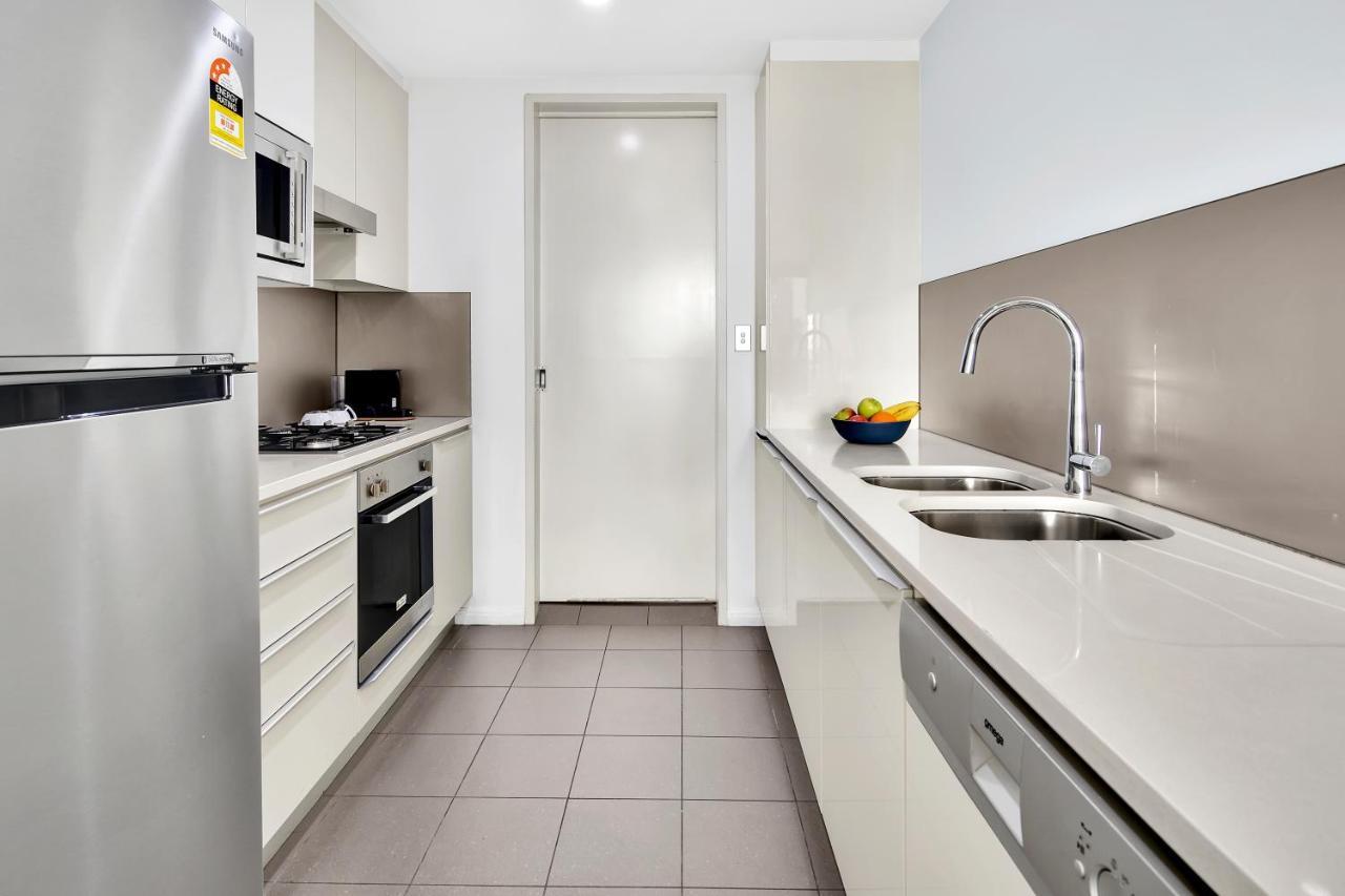 North Large Two Bedroom Mil2302 Sydney