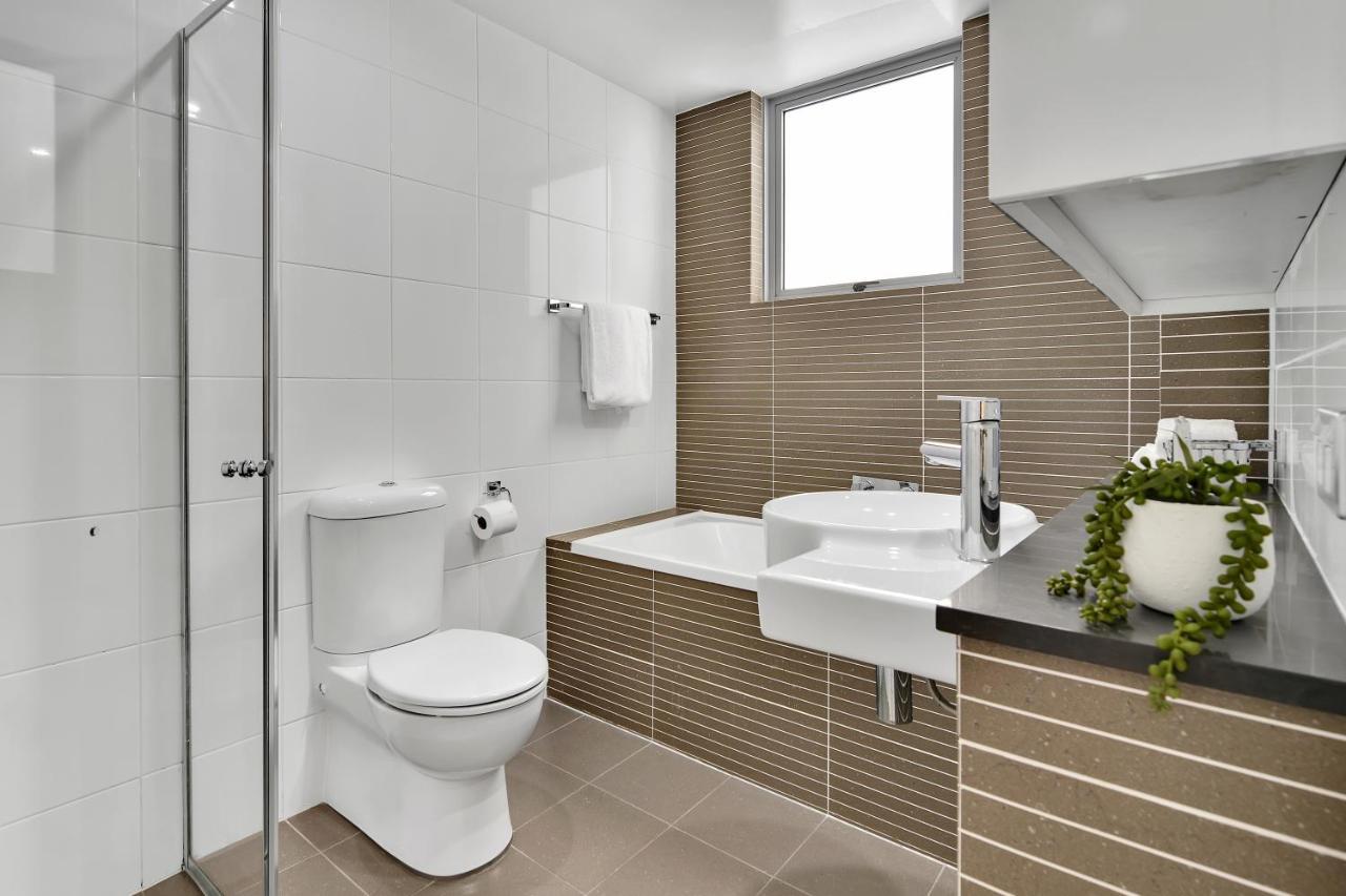 North Large Two Bedroom Mil2302 Sydney