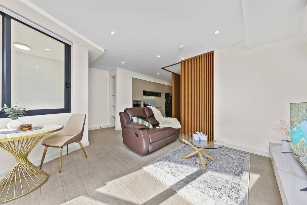 Spacious One Bed Apt In Ashfield Apartment *