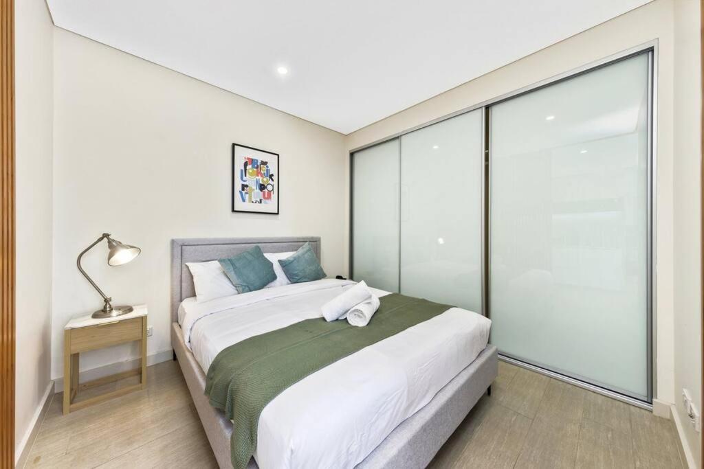 Spacious One Bed Apt In Ashfield * Sydney