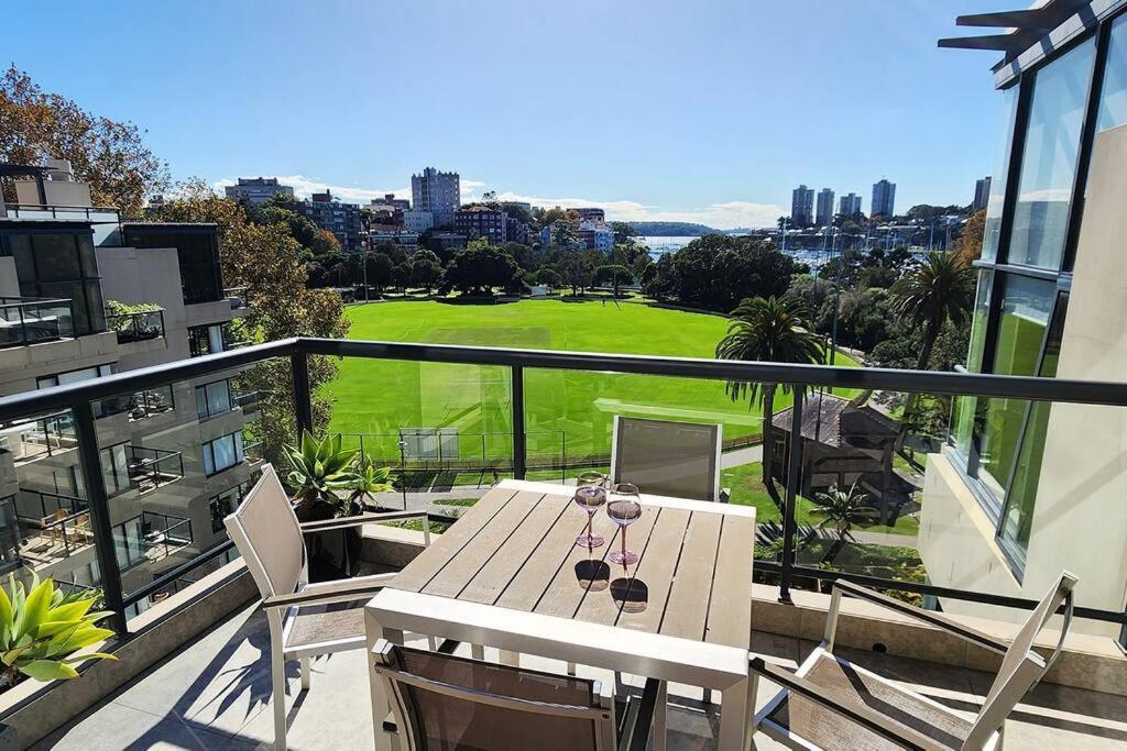 Penthouse With Private Terrace, Parking + 2 Pools Apartment