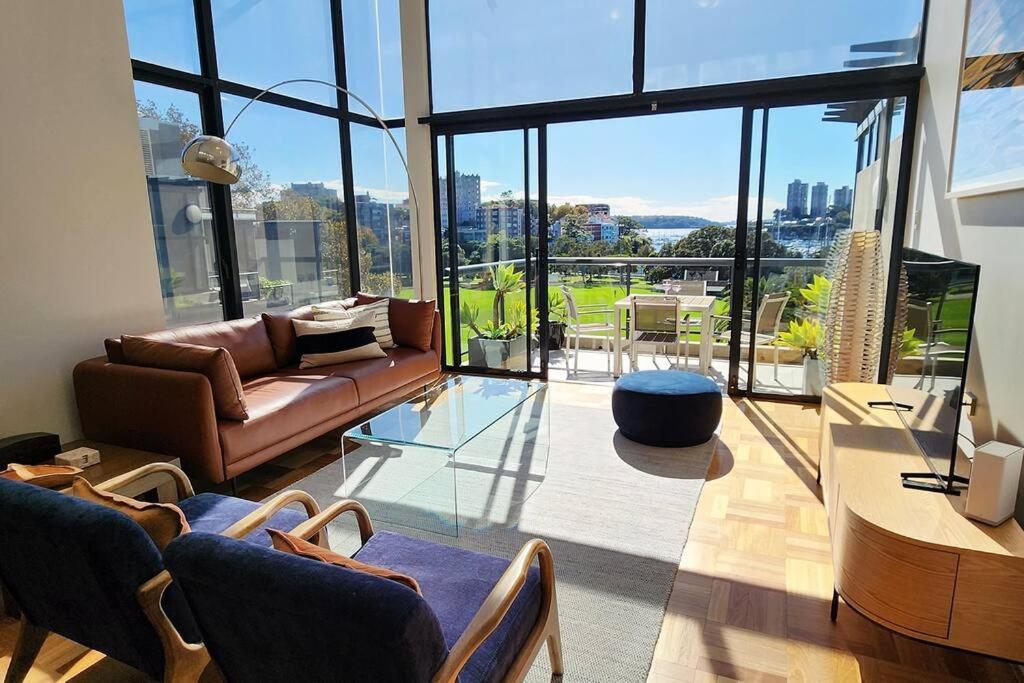Penthouse With Private Terrace, Parking + 2 Pools Apartment Sydney