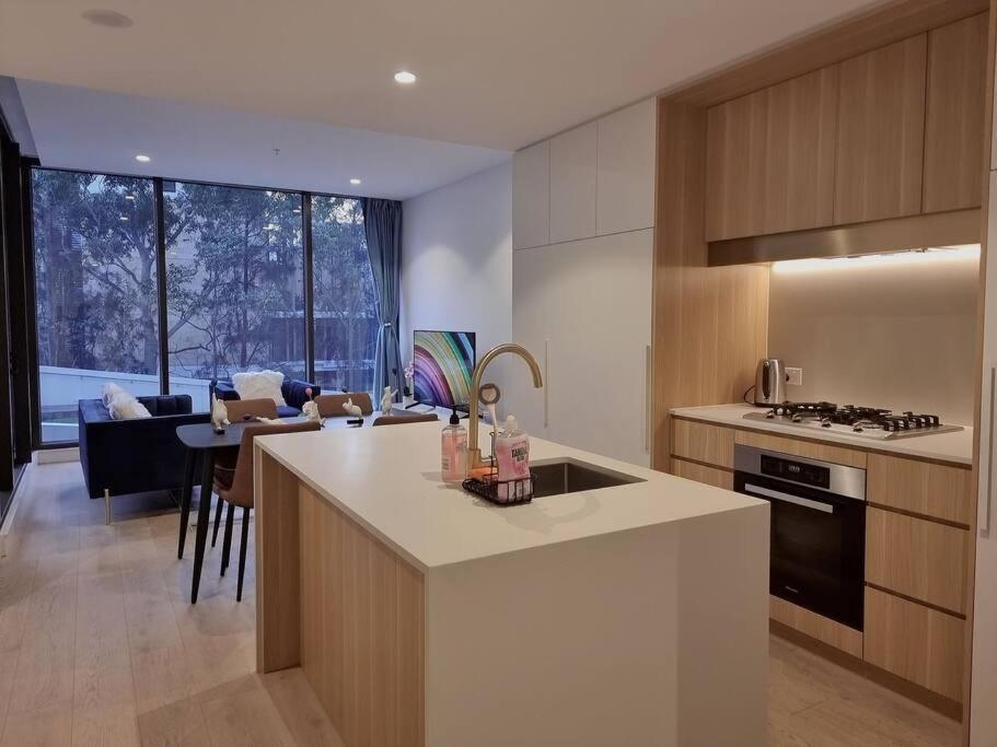 Apartment Sapphire Royale In Macquarie Park