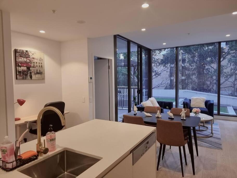 Apartment Sapphire Royale In Macquarie Park Sydney