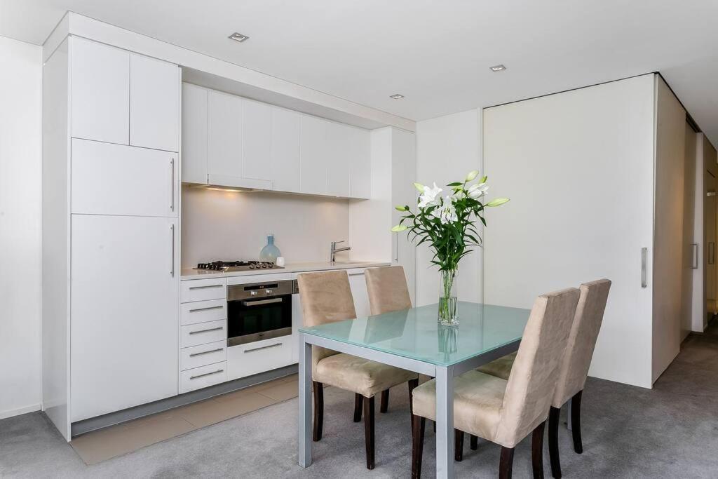 Cla26 - 1 Bedroom Unit Crows Nest Clarke Street Apartment *