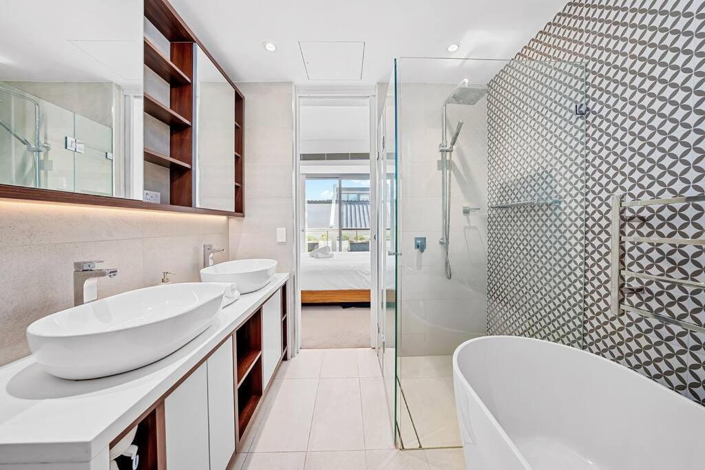 Triplex Design Luxury Townhouse In Rosebery Holiday home Sydney