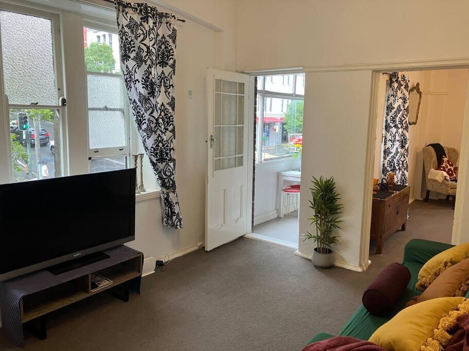 Quirky Unit With Rooftop Terrace Sleeping Up To 4 Apartment