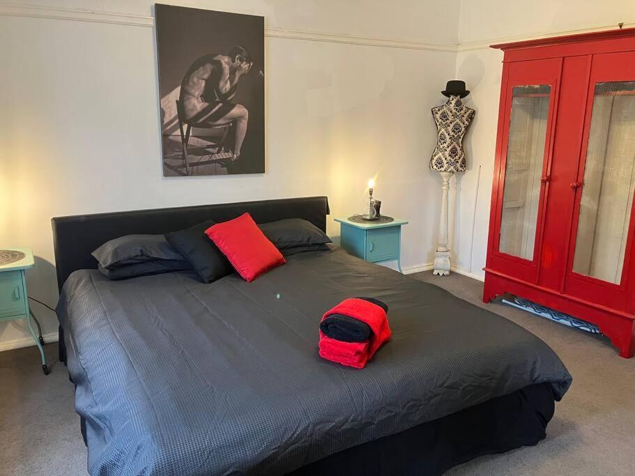 Quirky Unit With Rooftop Terrace Sleeping Up To 4 Apartment