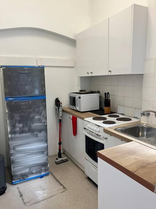 Quirky Unit With Rooftop Terrace Sleeping Up To 4 * Sydney