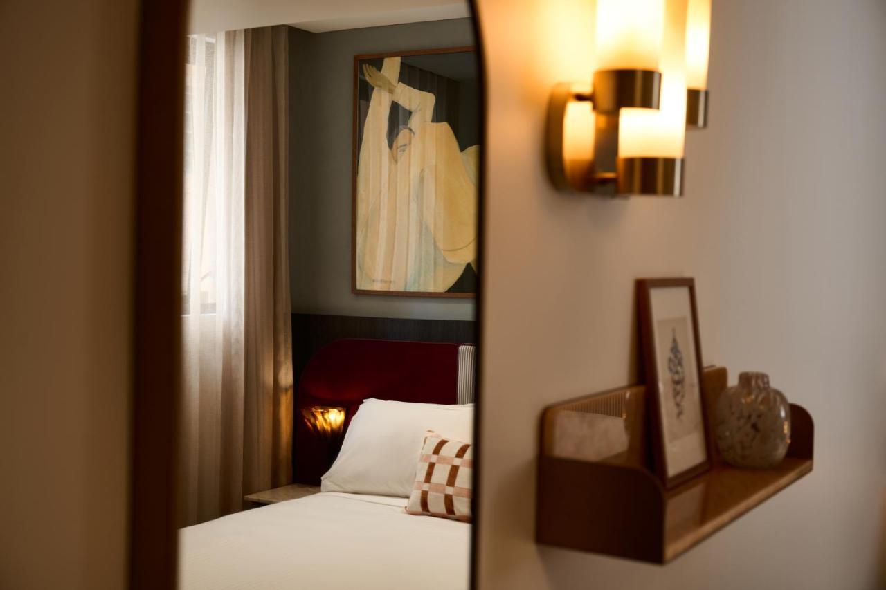 Hotel Morris Sydney, Handwritten Collection 4*