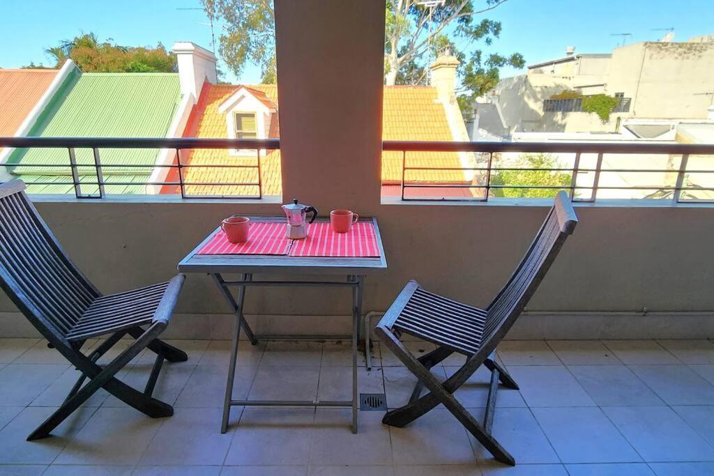 Location And Lifestyle - 2 Bed, 2 Bath And Parking Sydney