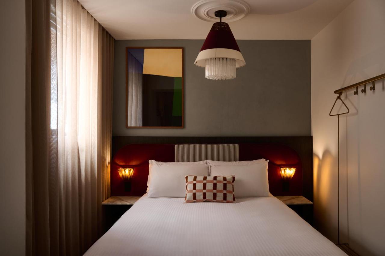 Morris Sydney, Handwritten Collection Hotel