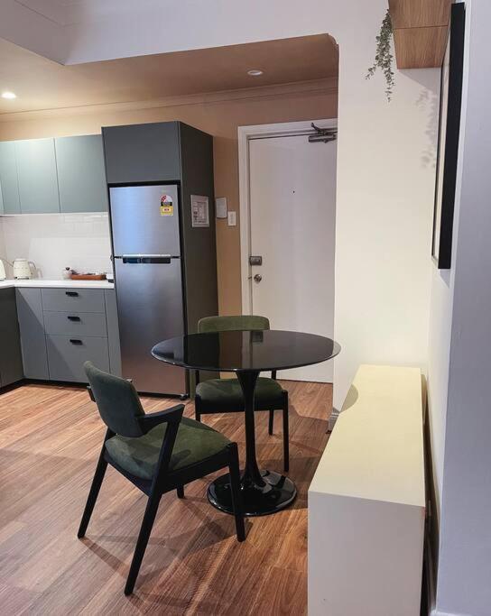 Roosevelt - Potts Point * Sydney